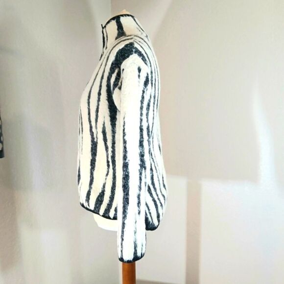 Anthropologie Cindy Eyelash Pullover Size XS - Picture 4 of 10